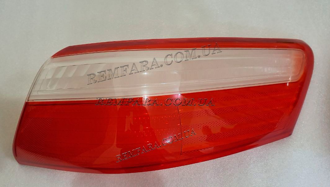 Стекло заднего фонаря Toyota Camry 40 2006-2011 Remfara.com.ua