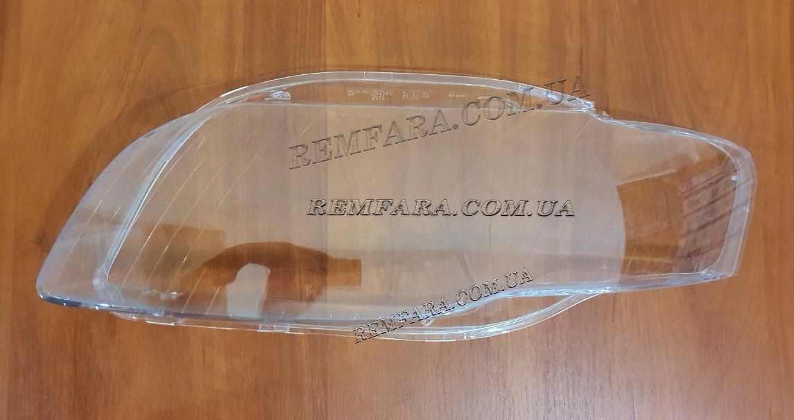 Стекло фары Audi A4 B7 2004-2007 Remfara