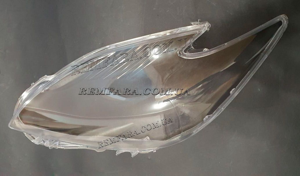 Стекло фары Toyota Prius 3