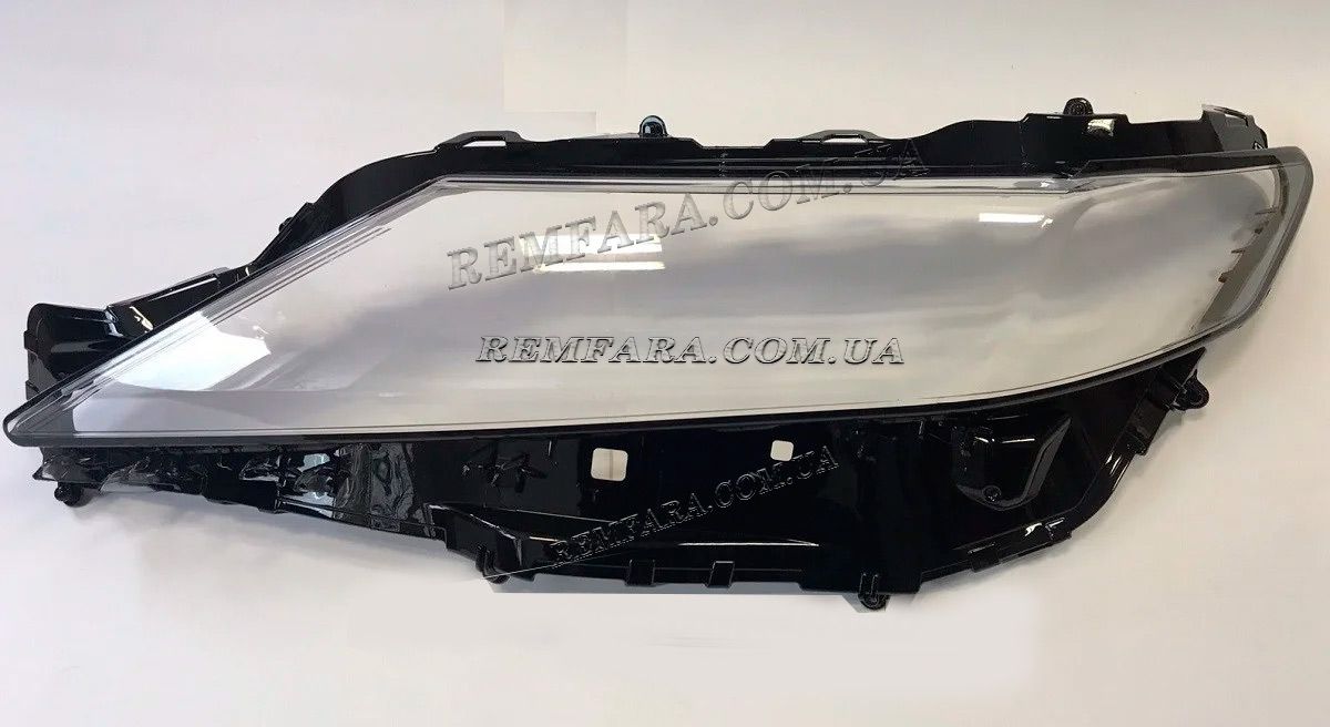 Стекло фары Toyota Camry 8 V70 2018 - 2020