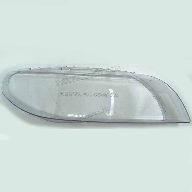 Скло фари Volvo